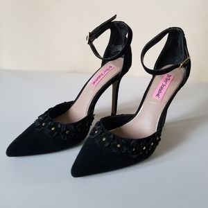 Betsey Johnson Black Velvet Pointed Toe Heel Sz6.5